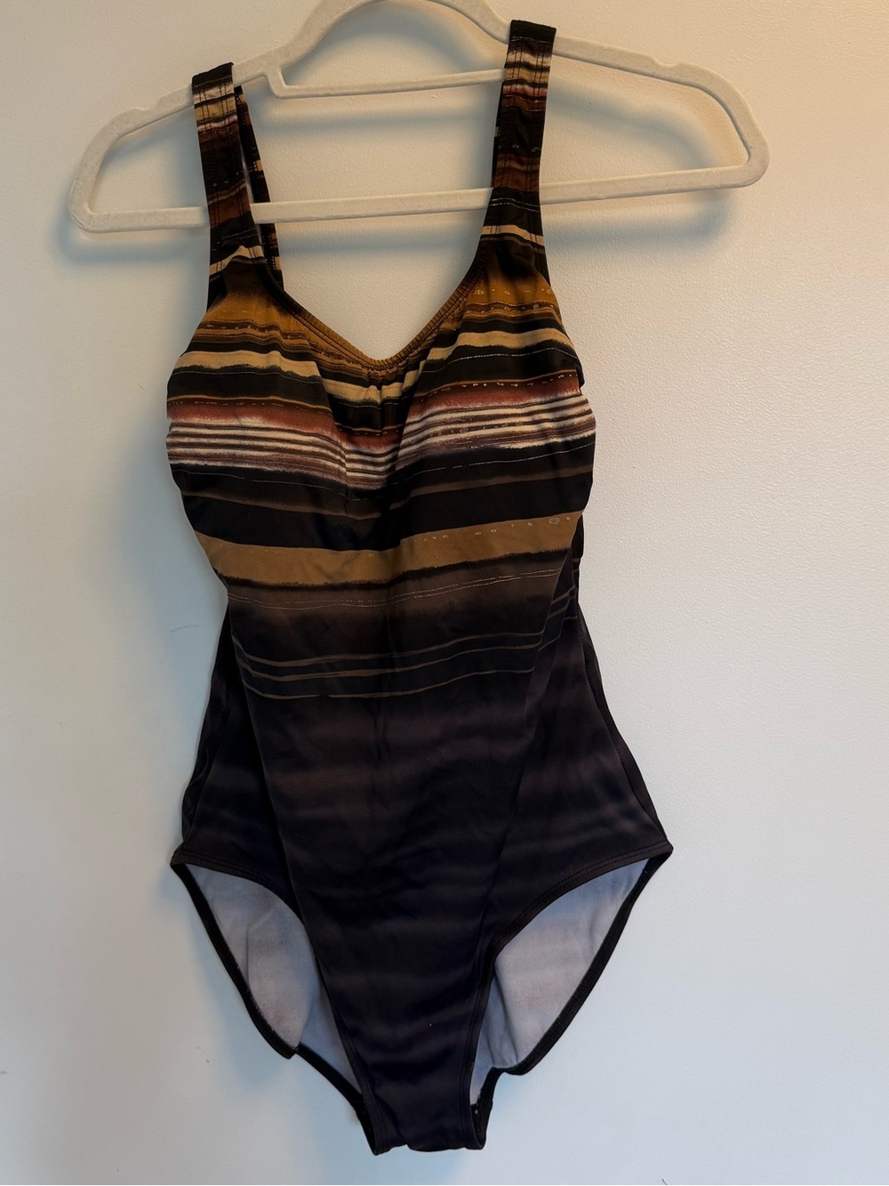 Longitude Womens Swimsuit One Piece Padded Size 14